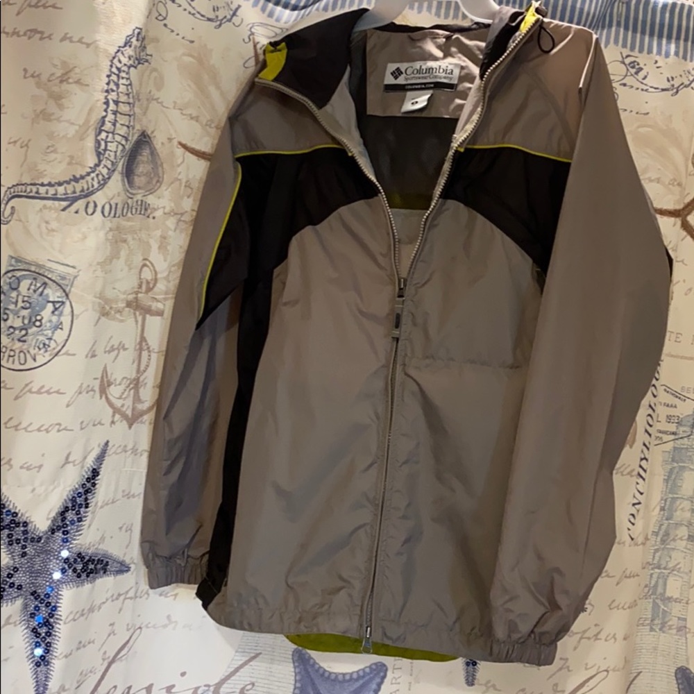 Columbia windbreaker;size small; great conditions